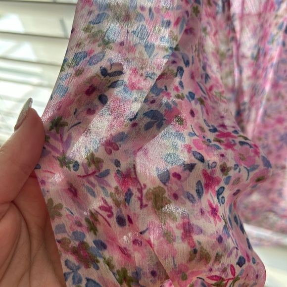 floral button up! - Picture 2 of 3